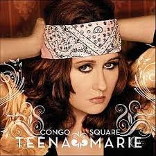 Julie Dexter's Instagram, Twitter & Facebook