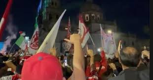 Afición rojiblanca se reúne en el Centro de Guadalajara para alentar a Chivas previo al Clásico Tapatío