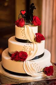 Black And White Wedding Cakes With Red Roses Photostream Wedding Cake Red Black And White Wedding Cake Wedding Cakes Vintage