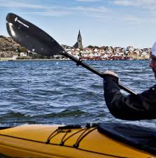 Nadjeżdżający nagle samochód nie jest w stanie zahamować ani jej wyminąć. Das Fjallbacka Der Krimiautorin Camilla Lackberg Visit Sweden