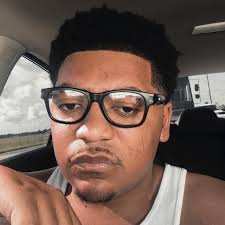 What is the best time to arrive at the Sulphur parade?