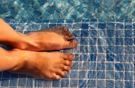 Add ½ cup epsom salt to the bucket and soak feet for 10 minutes at a time. Should You Use Epsom Salt For Foot Pain Podiatry Group Of Annapolis P A