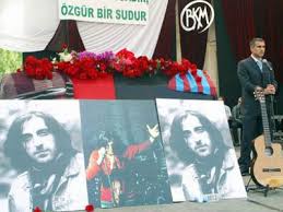 Törende konuşan kazım koyuncu'nun hastanedeki hemşiresi o hayatta tanıdığım en iyi insandı. Kazim Koyuncu Sevenlerinin Bulusma Noktasi