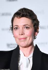 Olivia Colman enjoys Broadchurch reunion with David Tennant at first  appearance since Oscars triumph