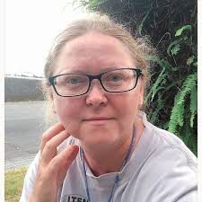 Кто знает яйца чьи могут быть? Выкопала вмести с картошкой .Длина 1см.😱