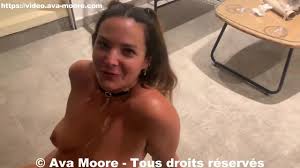 Ava Moore - Pipe à la chaîne avec des inconnus sur les coursives du Cap  dAgde - PORNO REALITE