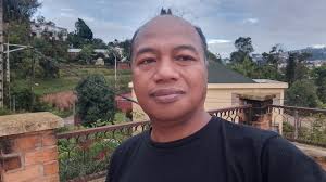 MANDRY FAHALEMANA IANAO! FA NY ANJELIN ' I TOMPO NALEFANY HIAMBINA ANAO SY  NY FANANANAO!