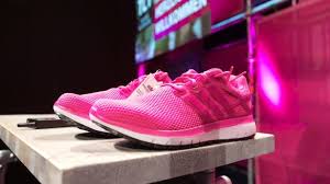 Aus der linie adidas performance gibt es bei otto für damen eine große auswahl an femininer und bequemer mode. Deutsche Telekom Der Neue B2b Sneaker Von Adidas Ist Magenta