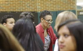 Crawford Middle School teacher has changed thousands of students' lives  through music