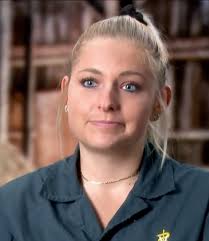 The Incredible Dr. Pol" Love at Frost Sight (TV Episode 2019)