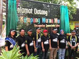 What's the english translation of hidup? Pariwisata Mampu Meningkatkan Taraf Hidup Masyarakat