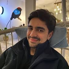 Dennis Arce's Instagram, Twitter & Facebook