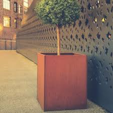 Ideal in both residential and commercial settings. Steel Cube Shaped Planter