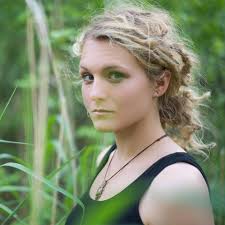 Tabitha Booth's Instagram, Twitter & Facebook