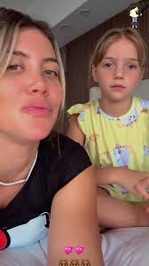 Wanda Nara Le Muestra A Mauro Icardi Que Francesca E Isabella La Prefieren  A Ella #mauroicardi #lachinasuarez #WandaNara #Lgante
