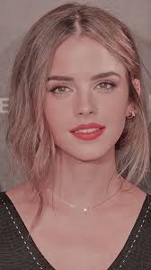 How many of you want to see me in your country this Christmas 🎄. Merry  Christmas to you'll my lovely fans 💝 🎄