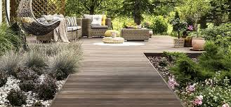 N hesitez pas a peindre, lasurer ou vernir votre allee en bois de la couleur de votre choix pour l harmoniser avec le style de votre jardin ! Comment Amenager Une Allee De Jardin Originale