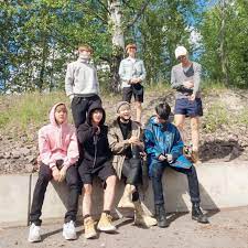 #bts bon voyage #bts #bon voyage season 1 #what a loser i love him #i mean i get him tho cause i don't like beer #but still lol #bangtan sonyeondan #bangtan boys #bts northern europe #baepsae posts #jin. Behind The Screen Bts Bon Voyage
