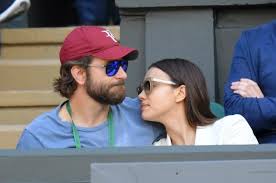 Wie er liebevoll seine freundin, mit der er seit 8 jahren zusammen ist, nennt. Ist Bradley Cooper Verheiratet Wer Ist Seine Freundin Oder Frau