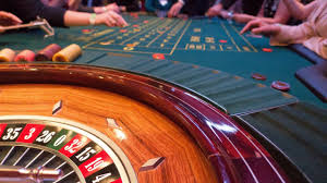 Quebec will ban people convicted of money laundering, forgery from casinos  | CBC News