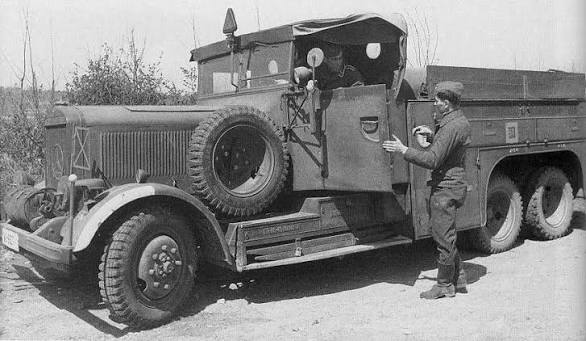 Oldtimer gallery. Trucks. Mercedes-Benz LG63 (LG3000).