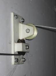 Platzsparende Anhangerlagerung In Garage Blok Dlya Izmeneniya Dorozhki Trosa Anhanger Lagerung Platzsparende Lagerung Flaschenzug