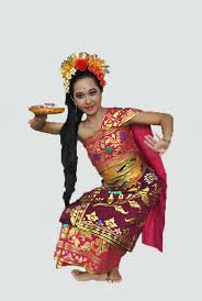 Pendet can be thought of as a dance of greeting, to welcome the audience and invi. Baju Tari Pendet Rachna Sandika