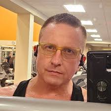 Hi handsome young man ♥️ has a wonderful weekend ♥️