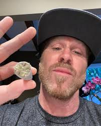 Yup. It's Sunday. Puff, Puff, virtual pass. Nominated by our friend  @hiriemusic to keep it lit and moving along, so will pass this spliff to  our brother @mrmarlonasher The Ganja Farmer. Check