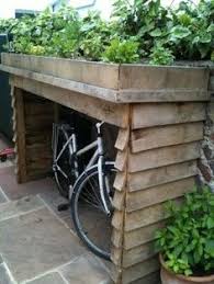Bike In A Garden Bed Rangement Jardin Abri Velo Bois Abri Velo