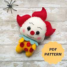 Halloween Felt Ornament Pennywise Clown Felt Pattern Felt Pocket Doll Pattern Felt Pennywise Doll Felt Halloween Patterns Easy Pdf Sewing Manualidades Bordado Y Costura Fieltro