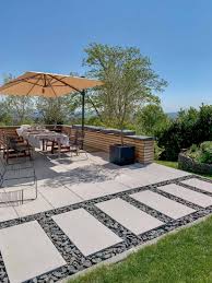 Terrasse Gestaltungsideen Von Rinn Betonsteine Und Natursteine In 2020 Gartengestaltung Garten Terrasse Terrassenplatten