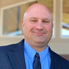 Craig Curry's Instagram, Twitter & Facebook