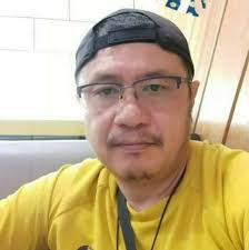 Yuki Kawauchi (2:08 Marathoner) training: https://goo.gl/ZNnqQB Monday:  18-20km jog (5min/km) Tuesday: 18-20km jog (5min/km) Wednesday: intervals  (10x1km or 20x400m) OR tempo runs Thursday: 18-20km jog Friday: 18-20km jog  Saturday: easy run Sunday: