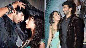 Aashiqui 2 Stars Shraddha Kapoor And Aditya Roy Kapur Reunite In Rain At  Event; Fans Remember Tum Hi Ho