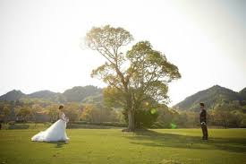 前撮り グラの結婚準備blog all dressed in love ロケーションフォト 結婚式の写真撮影 婚約写真