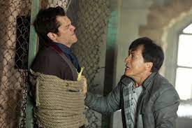 Skiptrace est un film réalisé par renny harlin avec jackie chan, johnny knoxville. Skiptrace Film 2016 Trailer Kritik Kino De
