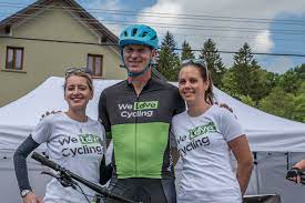 Dominik hašek / koláž redakcia hd. Watty Ani Sporttester Neresim Rika Olympijsky Sampion Dominik Hasek We Love Cycling Ceska Republika