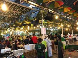 Ahaa… buat penggemar steamboat mahupun seafood lambak yang dulu sinonim dengan suasana restoran yang santai, luas, selesa. Restoran Taman Abang Buffet Nak Like Semata Mata Facebook