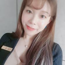 9천원 런치 초밥 :) 회가 굉장히 커서 한입에 다 못넣을정도! 게다가 장국이 음료수병같은곳에 담아주셔서 먹기도 편해요ㅎㅎ 정말  신선하고 맛있습니다!! #신방화역5번출구_수초밥 By. 임소윤님