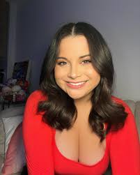 Gabriela Morales's Instagram, Twitter & Facebook