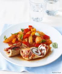 Hahnchenrollchen Mit Paprikagemuse Rezept Paprikagemuse Rezept Rezepte Essen Und Trinken