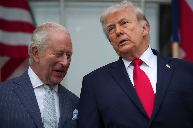 Donald Trump spotted giving three-word order to confused King Charles - The  Mirror US