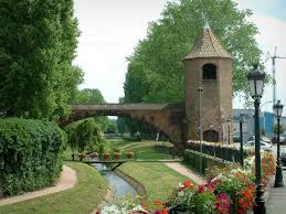 Haguenau Tour Des Pecheurs Avec Une Arche Alsace Paysage France Voyage En France Bienvenue En France
