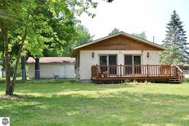 Shores of lake mitchell housing market statistics: 1621 S Lake Mitchell Dr Cadillac Mi 49601 Estately Mls 1864205