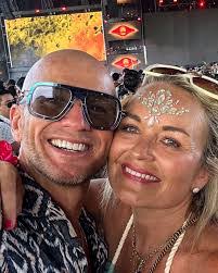 Justin Viles's Instagram, Twitter & Facebook