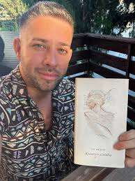 Michael Bussi Fekete vízililiomok🌸 Nem tudok szabadulni attól a  gondolattól,hogy egyes embereknek,hogy működik az agya,hogy ilyen  történetet tudnak kitalálni és azt így megírni?🧠 Ez a könyv brutál  jó,végre igazi meglepetéssel a végén.