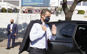 Έρχεται υποχρεωτικός εμβολιασμός υγειονομικών και εργαζομένων σε γηροκομεία. Mhtsotakhs Pi8anon Xwris Diaskedash Mexri To Pasxa Inlife By Inpaok