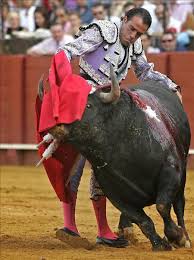 A hombros Uceda leal, Luis Bolívar y la ganadera en Bogotá | Panamá América