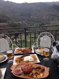 Café, pan, vino de la casa y agua mineral. Foto De Restaurante El Solitario Banos De Montemayor Cochinillo Migas Caldereta Y Potaje Tripadvisor